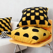 INS风波点草间弥生南瓜刺绣抱枕民宿玩偶沙发靠垫抱枕套轻奢北欧