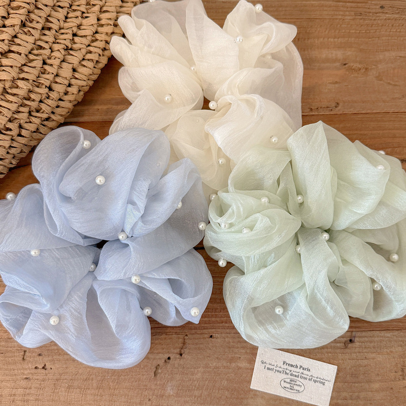 Off-White Pearl Scrunchie for Women, Suitable for Bun or Ponytail Hairstyles, High-End Hair Accessory Off-White Pearl Scrunchie for Women, Suitable for Bun or Ponytail Hairstyles, High-End Hair Accessory