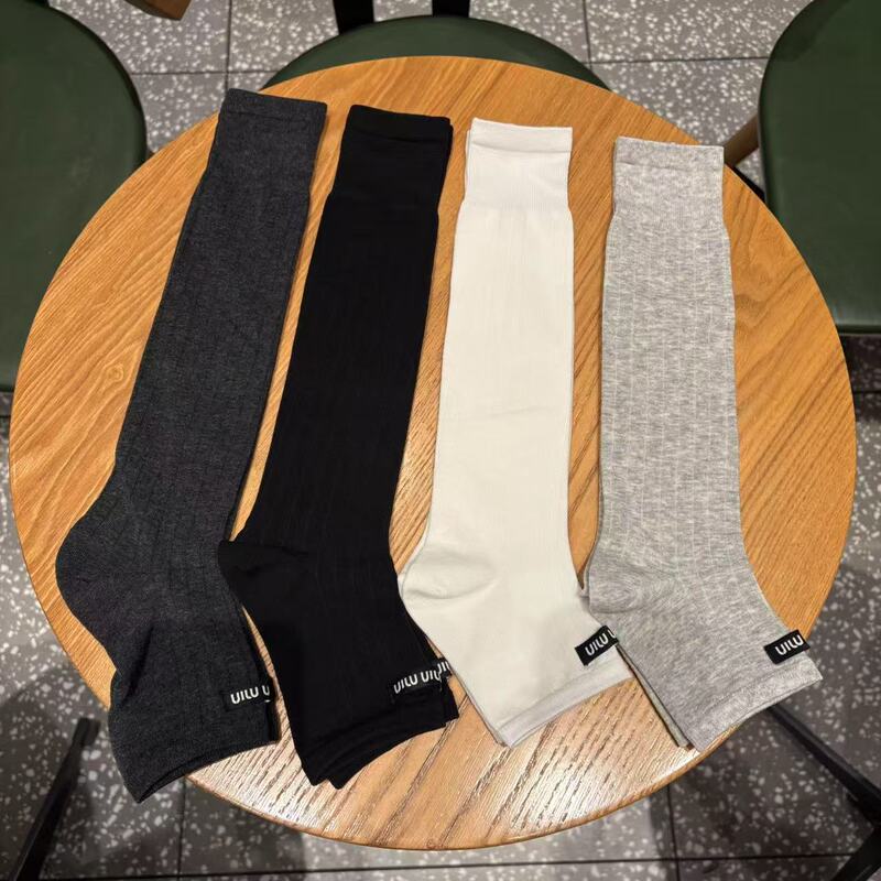 Early Spring Catwalk Letter Socks, Simple Pit Strip Style, Niche Fashion Socks