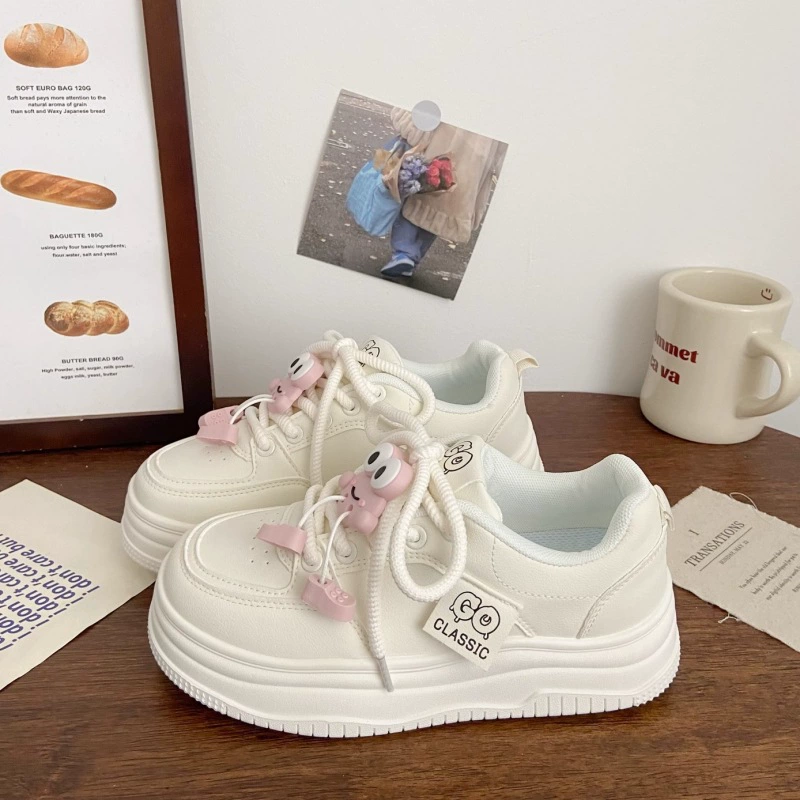 Молочно-белая сосновая маленькая белая обувь женская толстая подошва летняя новая chic нишевая корейская версия уродливой милой хлебной обуви спортивная доска обувь
