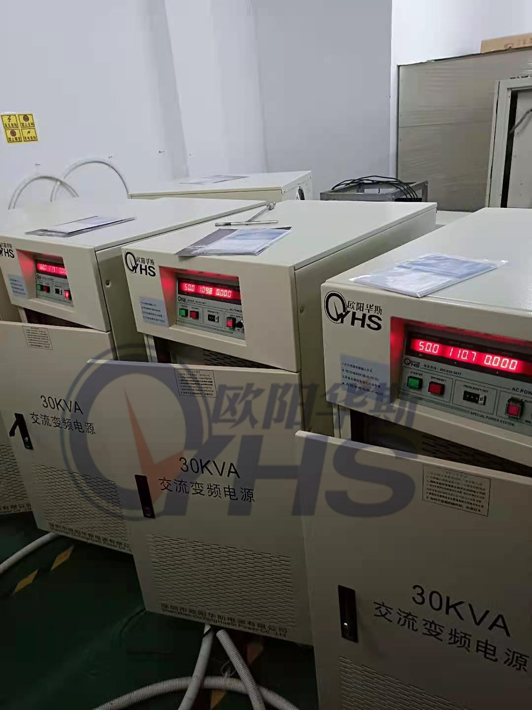 ŷ����˹30KVA��Ƶ��Դ�����ϻ������У�׼�����������ͻ�