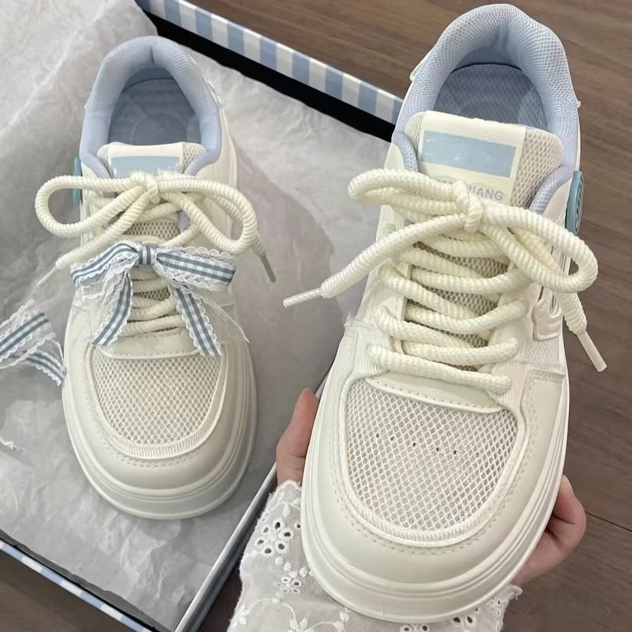 Zapatos blancos de malla de leche de mujer fu fu suela gruesa adorable zapatos de red casuales versátiles 2026 nuevos zapatos de tablero de verano image 6