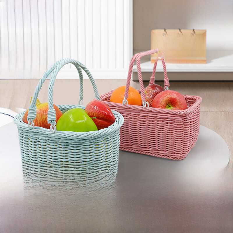 Woven small children's handheld basket