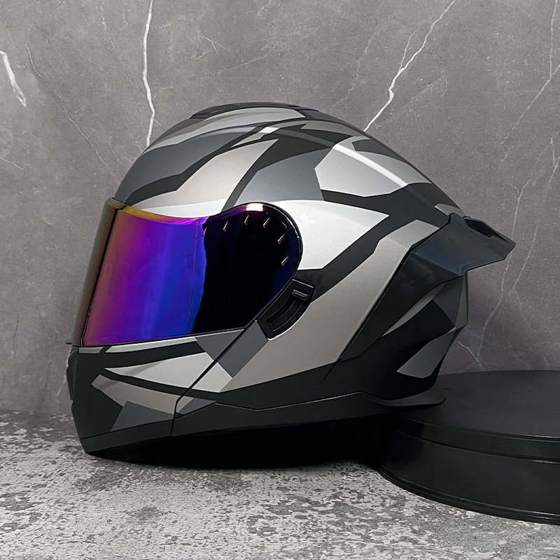 Casco LVS para hombres y mujeres cubierta completa casco de exposición de doble lente personalidad Bluetooth verano medio casco Four Seasons carreras de coches eléctricos