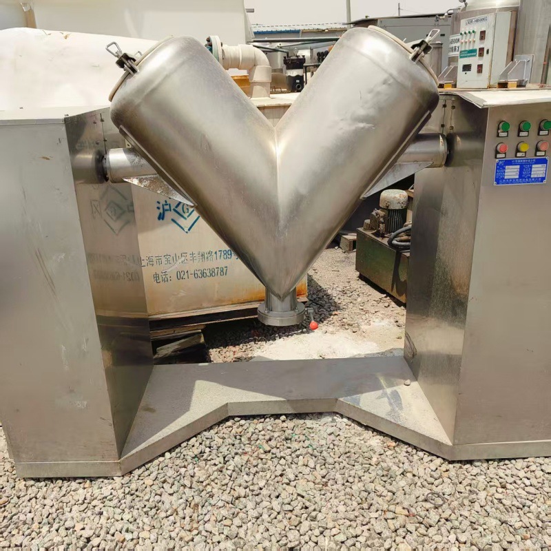 出售二手不锈钢V型混合机  立式真空混合设备  化工颗粒混料机
