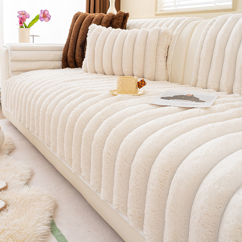 Otoño e invierno peluche cojín de sofá toalla 2025 nuevo estilo rojo ligero de lujo de alto nivel sensación de aire crema fija cojín antideslizante