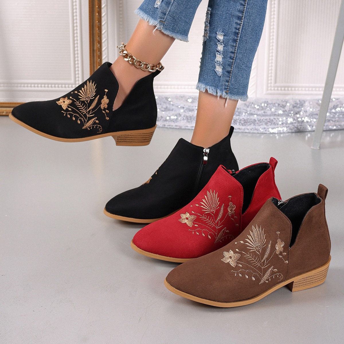 Sapatos Femininos Botas curtas femininas bordadas cabeça redonda salto grosso zíper lateral botas Martin da moda_voghion.com