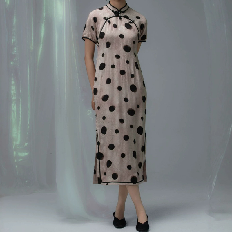 Traditional Qipao with Curved Collar in Republic of China Style, High-End Feel, Summer Slim-Fit, Waist-Cinching, Modernized Young-Style Qipao for Women, New Chinese Style Traditional Qipao with Curved Collar in Republic of China Style, High-End Feel, Summer Slim-Fit, Waist-Cinching, Modernized Young-Style Qipao for Women, New Chinese Style