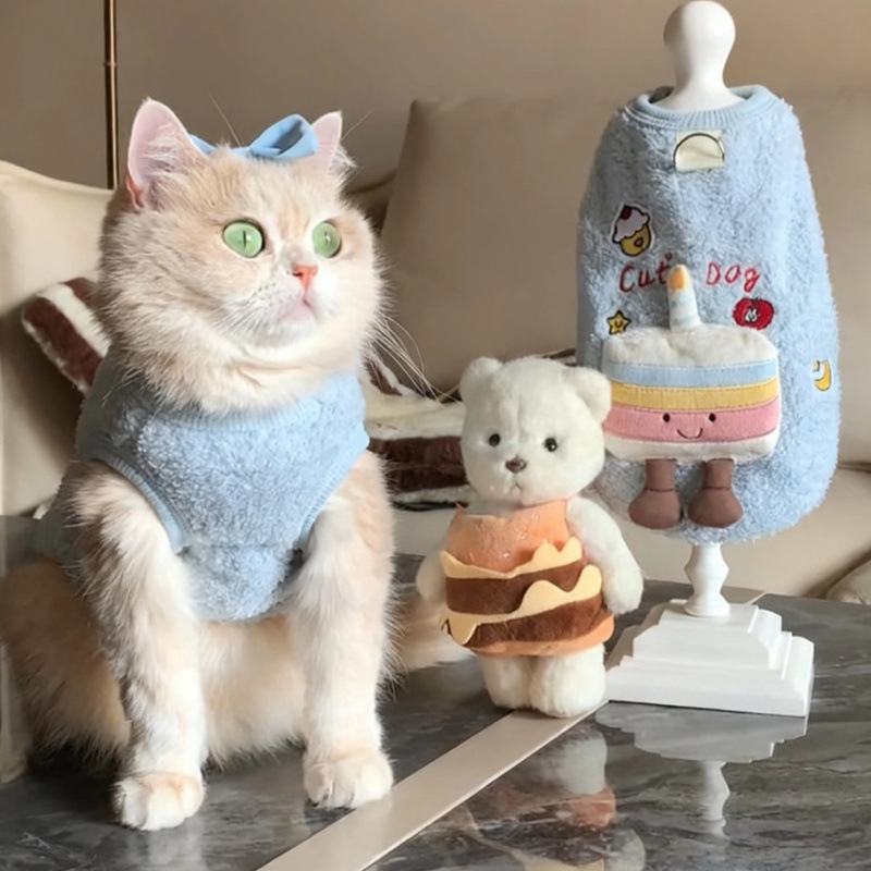 Ropa de perro otoño y invierno nueva moda de peluche lindo pastel muñeca peluche Teddy gato ropa de perro pequeño