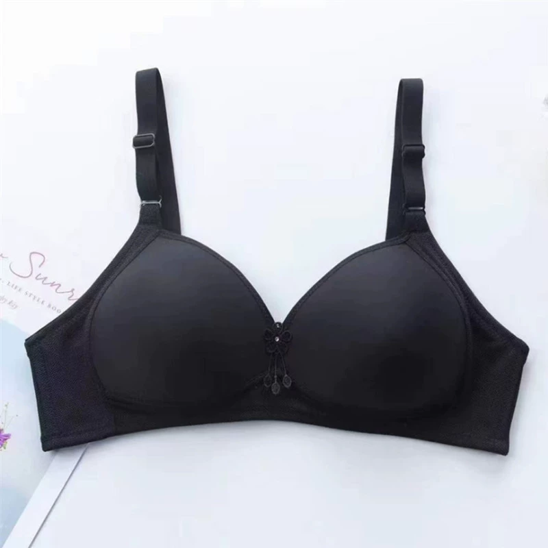 Breathable wireless bra, for middle age