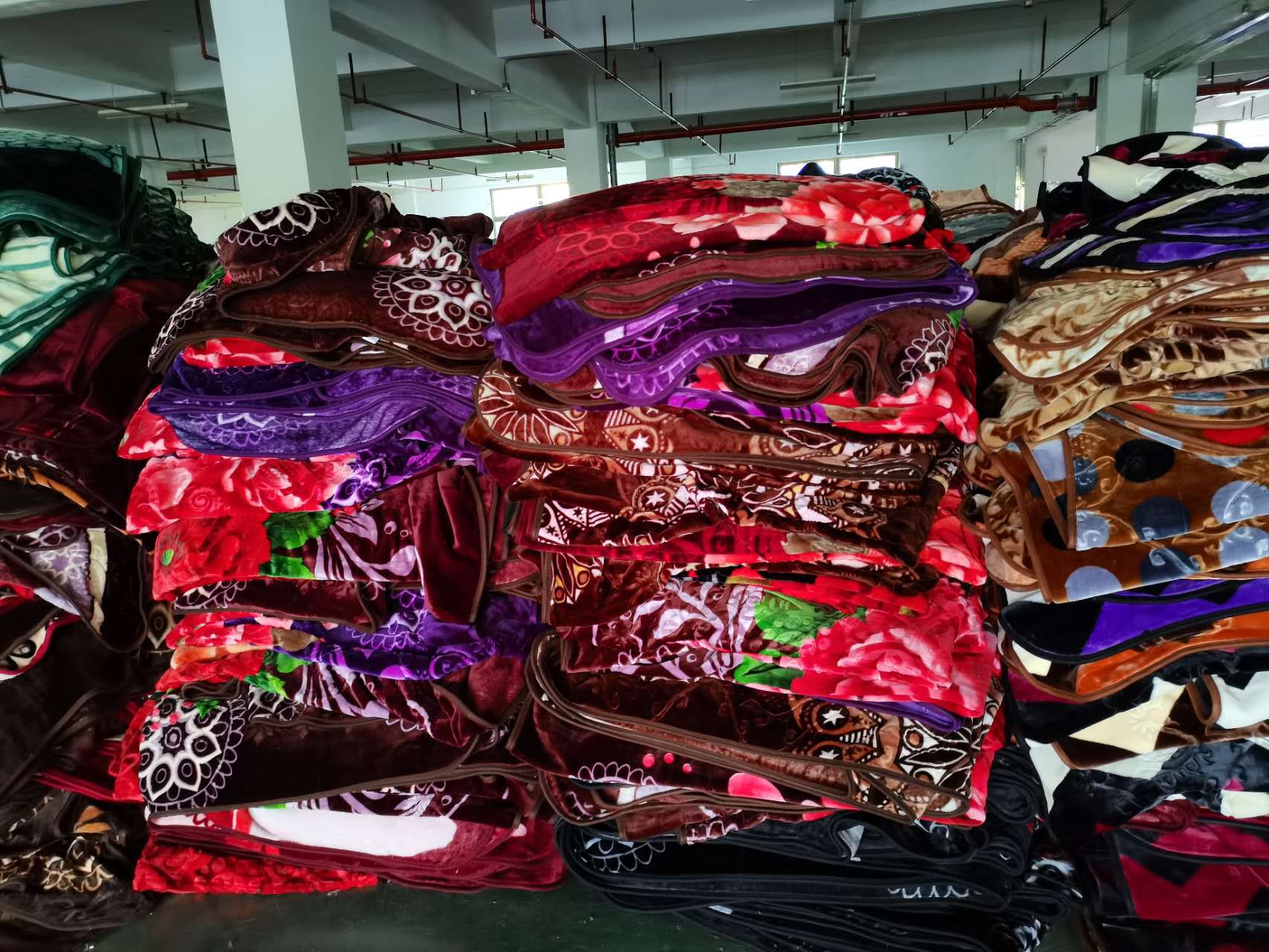 库存C类三等品拉舍尔毛毯云毯头单层双层毛毯