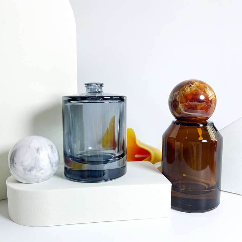 50ML圆锥形加厚高香水瓶50ML红色方形香水瓶便携设计按压式喷雾