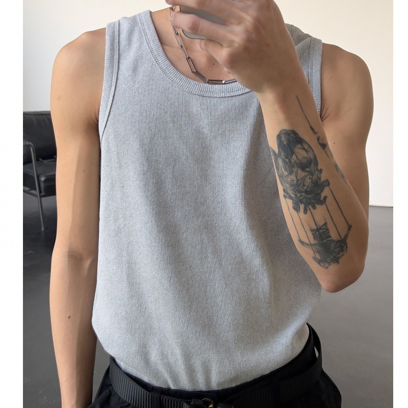 회색 넓은 어깨 실 단일 조각]