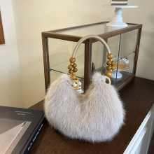 跨境高级感手提毛毛包2025冬季新款休闲百搭复古包时尚轻奢腋下包