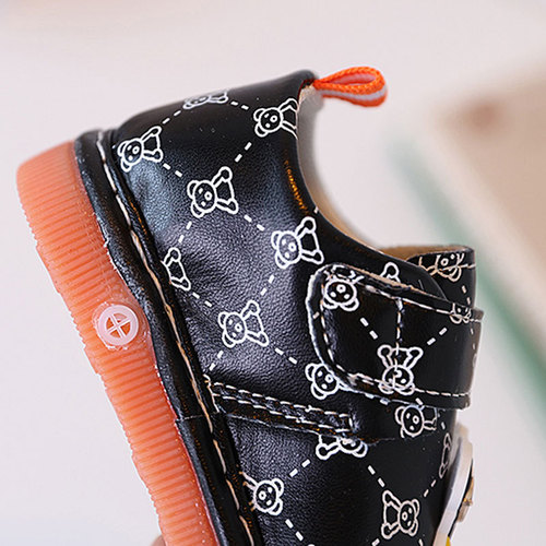 A wholesale cartoon single shoe for spring and autumn, suitable for 1-2 year old babies and toddlers, unisex, learning to walk, called 