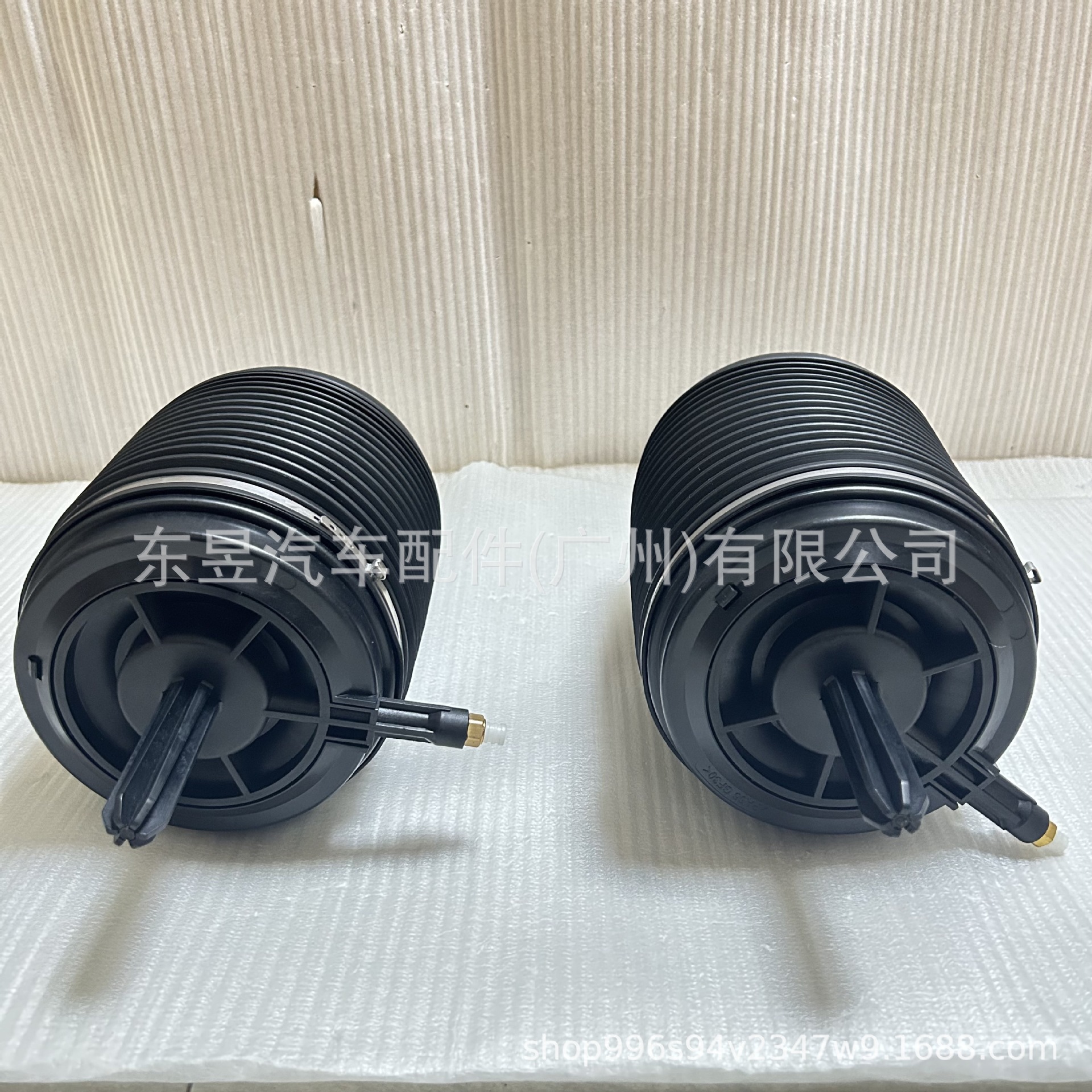 Suitable for Porsche Macan Rear Air Suspension Air Bag Shock Absorber Air Bag 95B616001A 95B616002A
