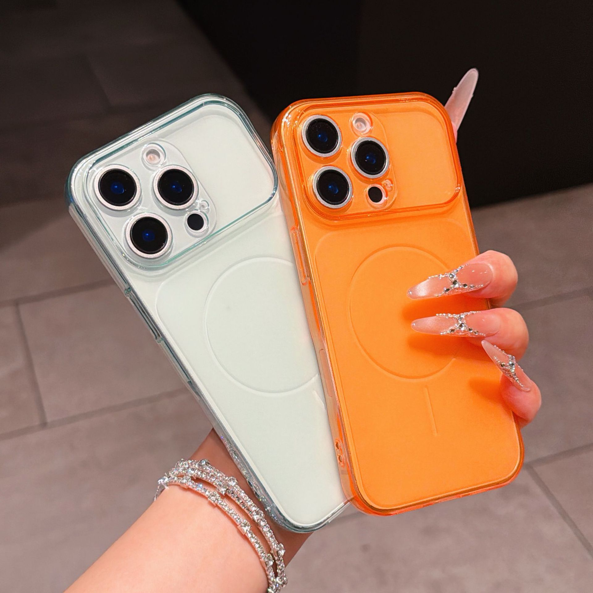 Funda Protectora para Celular iPhone 17 Pro Max y 16 de Silicona Antigolpes Mate