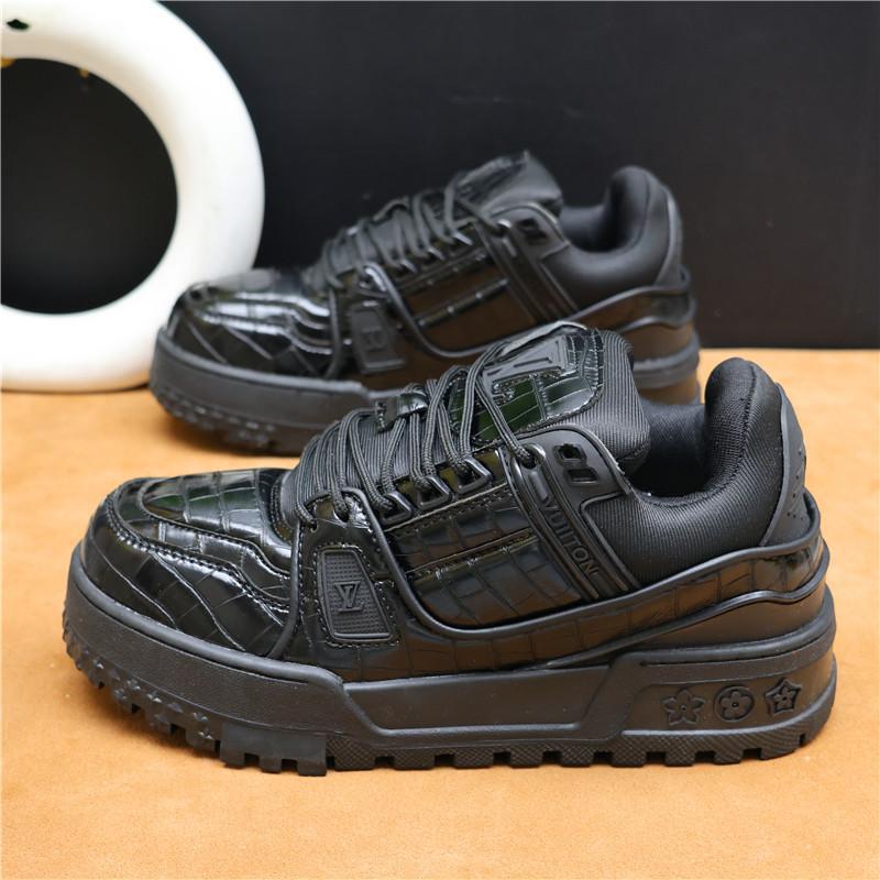 Luxury men's shoes, black thick-soled loafers, 2026 autumn and winter crocodile pattern height-increasing sneakers, versatile casual shoes for men