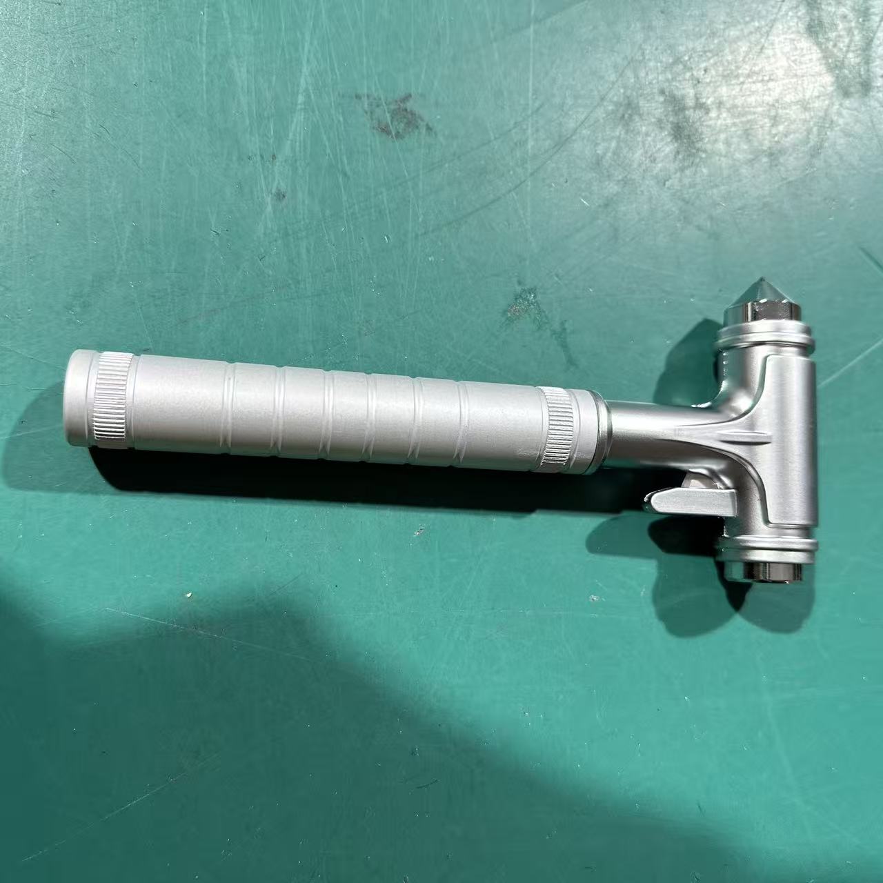 Car-Mounted Tungsten Steel Safety Hammer, Multi-Functional Hard Alloy All-Metal Three-In-One Escape and Life-Saving Window Breaker