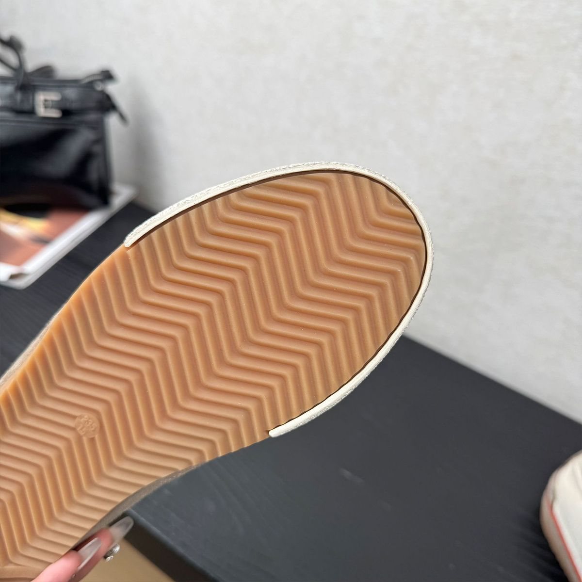 Retro Satin Soft Sole Casual Sneakers For Women 2026 Spring New Round Toe Lace-Up Color Block Versatile Fashionable_vogvips.com