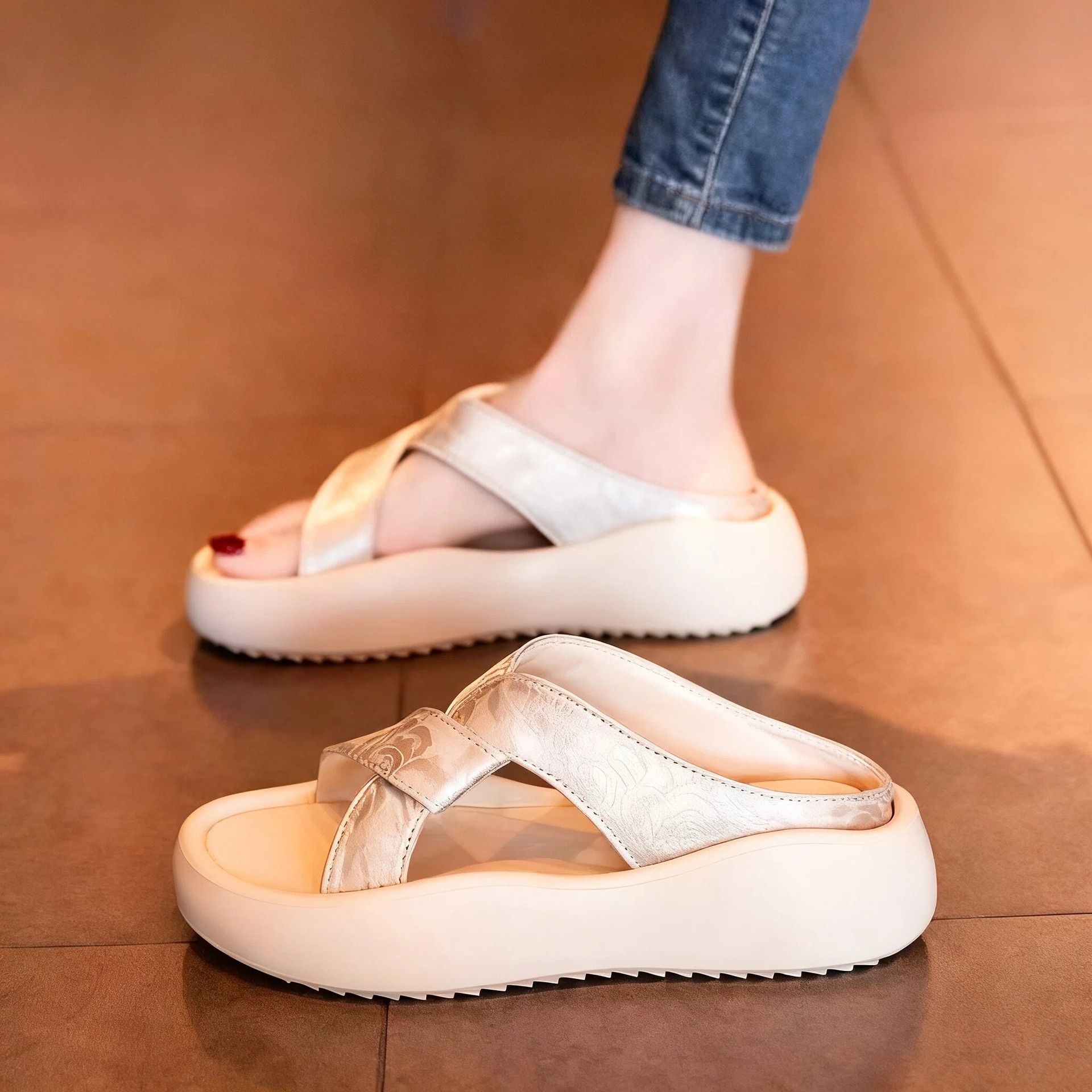 2026 New Women's Thick Sole Beach Sandals Fairy Style Platfo