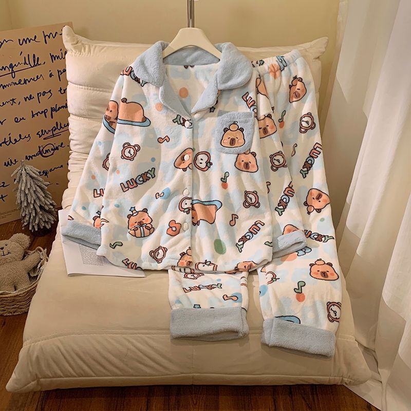 Al por mayor transfronterizo otoño y invierno nuevo engrosado pijama de franela cardigan con solapa casual lindo ropa de hogar se puede usar fuera