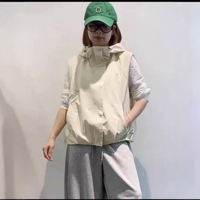 Spring 2026 Women's Hooded Vest, College Style, Loose Casual Korean Version, Sleeveless Cardigan, Lazy Style