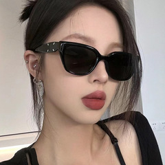 四点角型猫眼サングラスレトロサングラス高級感ファッション潮震え音小紅本日焼け止めサングラス
