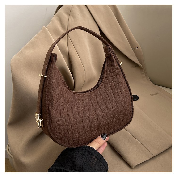 198g Weight Nylon Lining Material Sewing Thread Fashion Element Zipper Closure Type Single Shoulder Strap Strap Type Handbag Bags Type Holiday, Daily Occasion Polyester Material Solid Color Pattern All Seasons Season Women's Gender Classic Style, Streetwear Style Square Shape Medium Size Women's Medium Polyester Solid Color Classic Style Streetwear Sewing Thread Square Zipper Handbag 15
