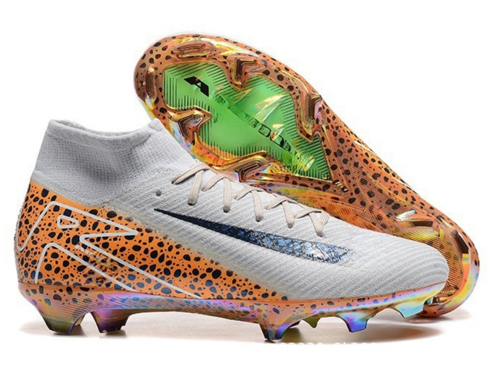 Comercio exterior nuevo Assassin 16 zapatos de fútbol competencia profesional zapatos de alta altura construidos totalmente cojín impermeable de punto zapatos de fútbol FG