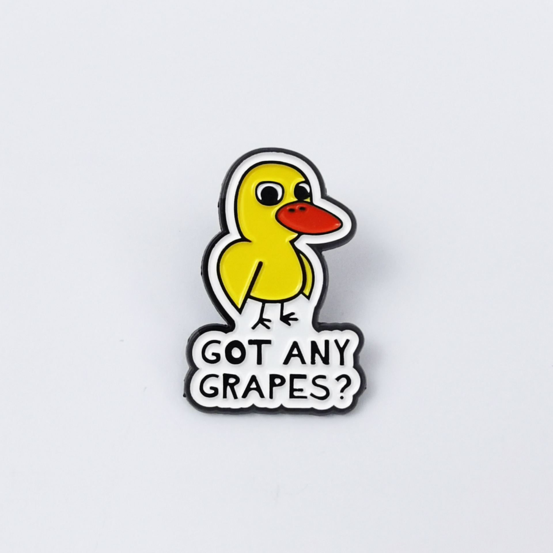 Broche con forma de pato amarillo frito fresco transfronterizo, bolso de pareja de dibujos animados lindo, accesorios fijos, pines de placa de aleación image 42