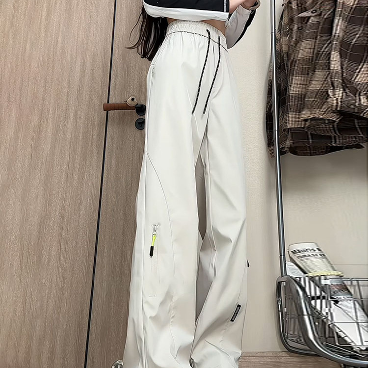 American Soft Shell Pants for Women in Autum, Windproof and Waterproof Functional Cargo Pants, Outdoor Professional Hiking and Mountaineering Pants