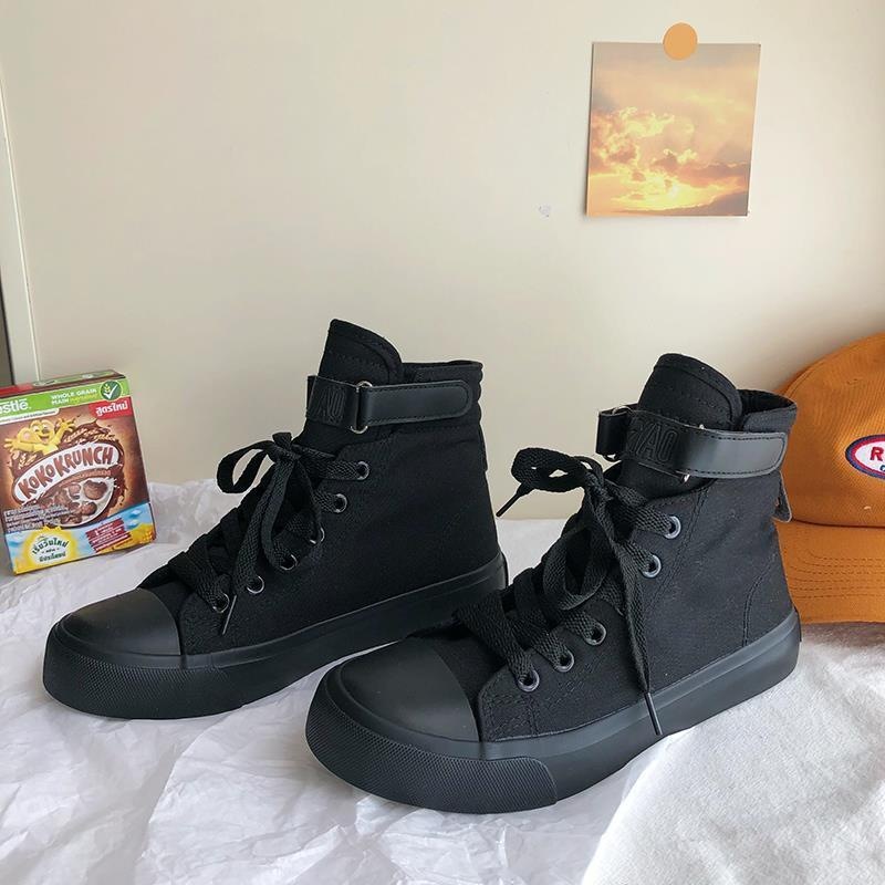 모든 검은 색은 크기가 절반 미만입니다.