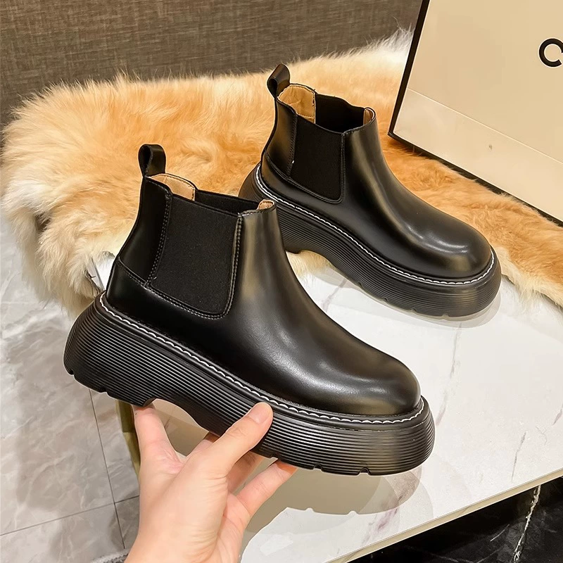 Женские ботинки из натуральной кожи на толстой подошве, осень-зима 2025, эластичные, без застежек, в британском стиле, увеличивающие рост и стройнящие фигуру.