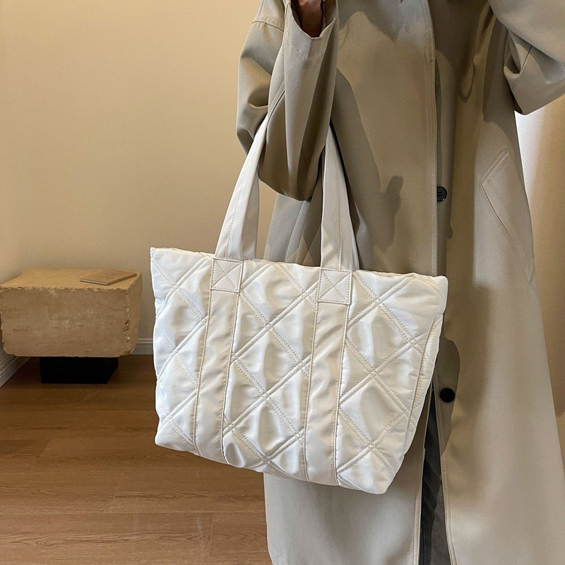 Comercio exterior al por mayor 2024 primavera nuevas mujeres de gran capacidad bolso de mano ligero rombo bolso de hombro bolso de las mujeres