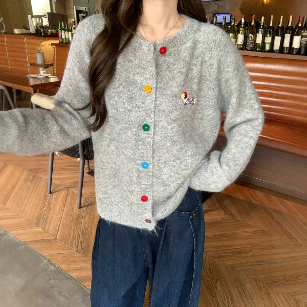 Милый свитер с длинными рукавами и круглым вырезом с яркими пуговицами для женщин, весна, осень и зима 202, универсальная верхняя одежда в корейском стиле