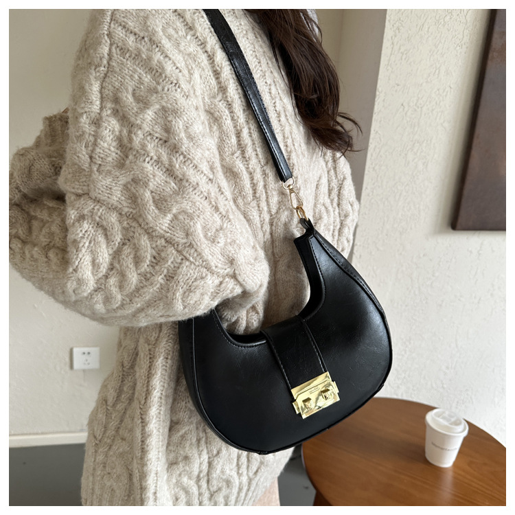 Nuova borsa a tracolla minimalista per donna, versione coreana, borsa sotto le ascelle dolce e straniera, tendenza invernale popolare, borsa da donna a forma di mezzaluna_voghion.com