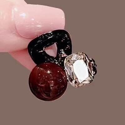 2025 new mini red beads small grab clip small size bangs clip forehead broken hairpin princess hair clip headdress 2025 new mini red beads small grab clip small size bangs clip forehead broken hairpin princess hair clip headdress