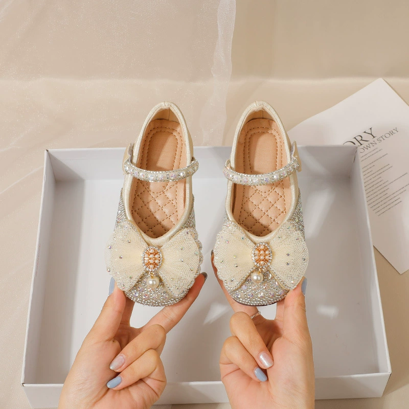 Обувь принцессы для девочек 2023 весна и осень, новые туфли для средних и больших детей с кристаллами, модная детская Маленькая кожаная обувь с мягкой подошвой