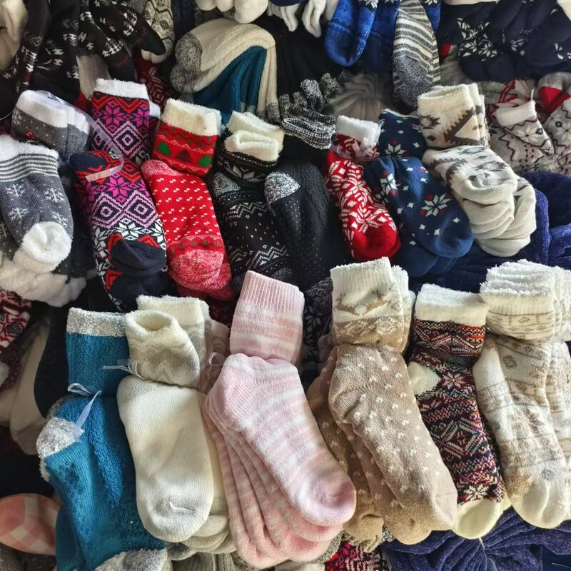 Foreign Trade Tail Goods Thickeneded Double-Layer Snow Socks Mid-Calf Men's and Women's Socks Home Floor Socks Breathable, Sweat-Absorbent, Dry and Skin-Friendly Foreign Trade Tail Goods Thickeneded Double-Layer Snow Socks Mid-Calf Men's and Women's Socks Home Floor Socks Breathable, Sweat-Absorbent, Dry and Skin-Friendly