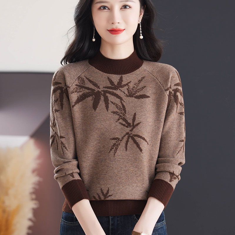 Fashionable retro knitted sweater