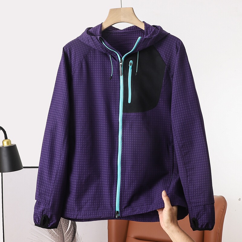 Trendy and minimalist bubble-textured, stretchy hooded jacket for young men, 2026 spring/autumn collection, versatile outdoor outerwear for couples