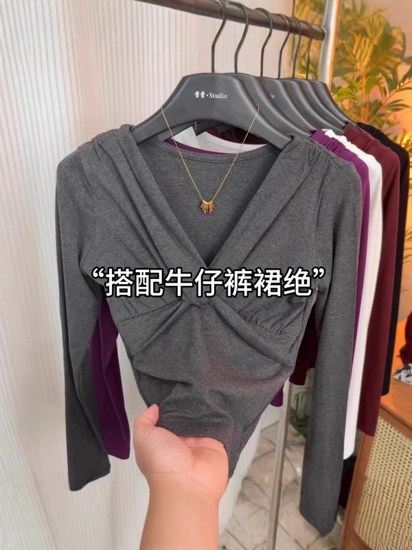 高级感chic别致扭结交叉领上衣女2025早秋新款洋气减龄显瘦打底衫|undefined