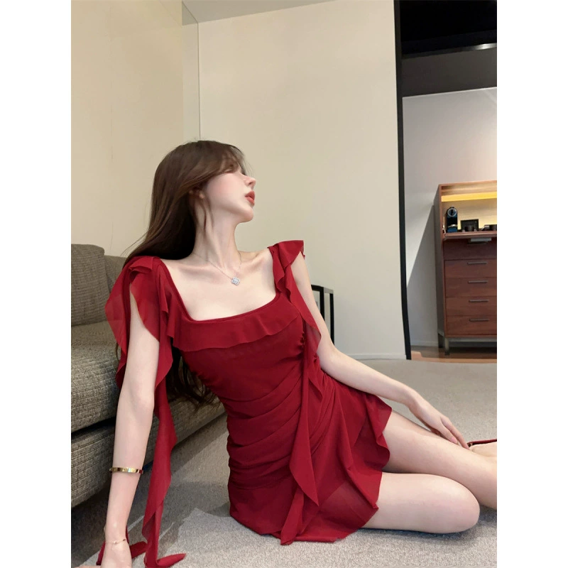 Французское милое красное платье с квадратным вырезом и лентой для девочек, женское осеннее новое нерегулярное тонкое короткое платье на подтяжках на бедрах