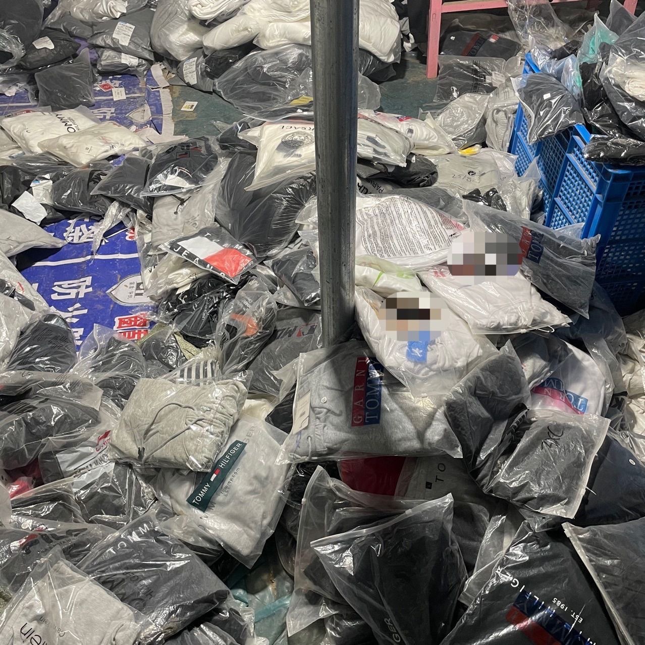 Pantalones cortos importados al por mayor, pantalones casuales de verano para hombre, estilo holgado y sencillo, ideales para puestos callejeros y mercados, estilos modernos y de gran venta.