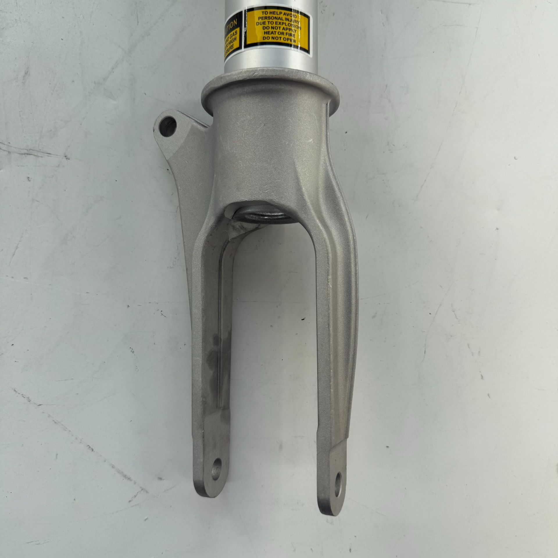 Suitable for Porsche Panamera 970 Standard Front Motor Core Shock Absorber 97034304504