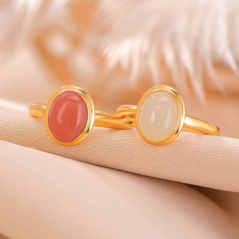 Nhẫn bạc S925 mạ vàng nước đỏ đính ngọc thanh thủy mặt trứng phong cách retro — Kiểu ngọc bích