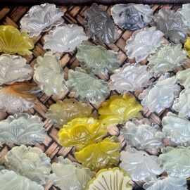 岫玉莲花佩饰小荷花吊坠批发岫玉挂件项链耳饰批发 玉石配件吊坠