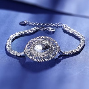 Platinum Bracelet Pt950 Platinum Pigeon Egg Bracelet Shenzhen Shuibei Gold Jewelry Factory Wholesale and Retail
