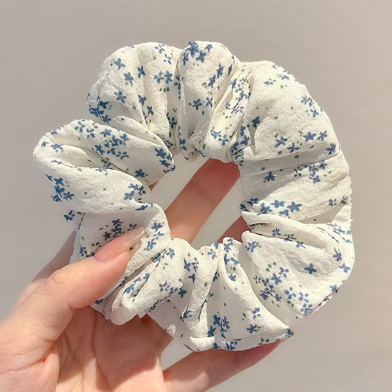 파란색 꽃무늬 원